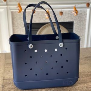 Large navy bogg bag
